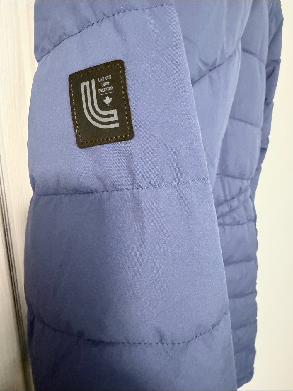 Lole Women’s Hooded Puffer Coat in Dusty Blue - Picture 4 of 12